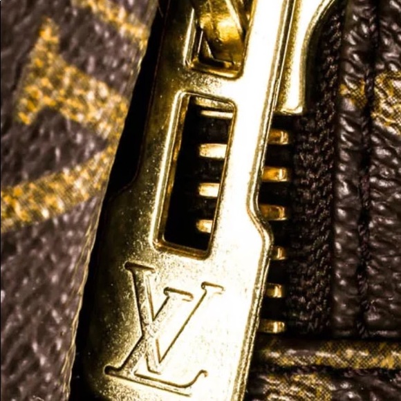 *🔥SOLD🔥***LOUIS VITTON 21” travel bag. - Picture 4 of 7